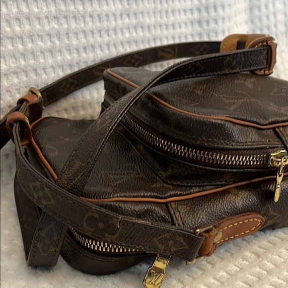 Louis Vuitton Amazon Crossbody Bag - Picture 12 of 14